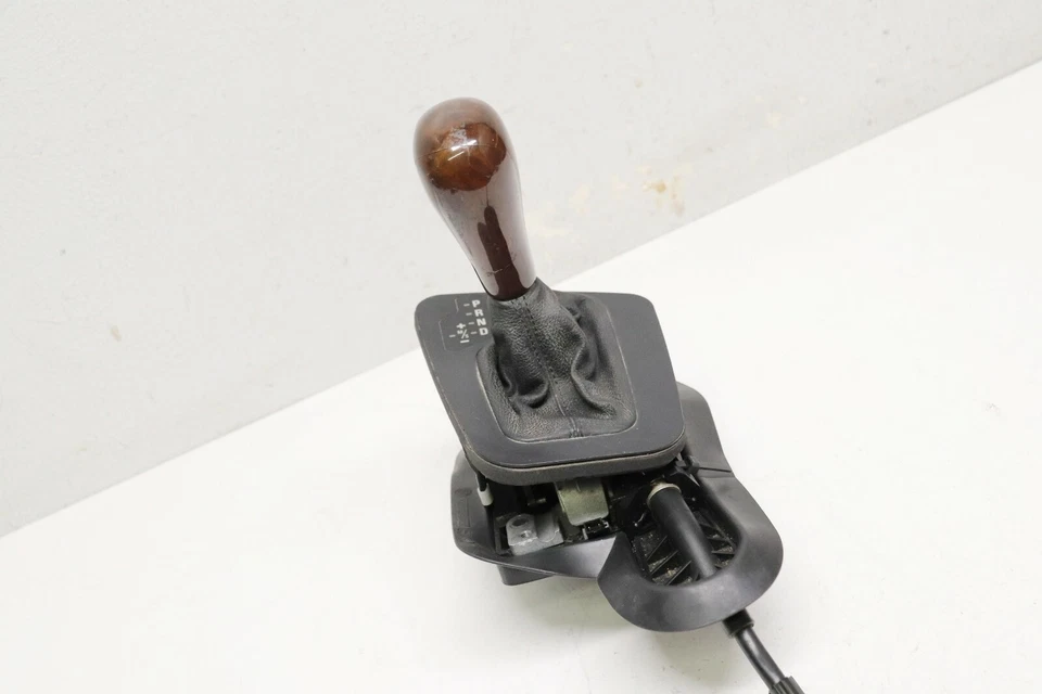 P20334 2000 2001 BMW Serie 3 Selector de palanca de cambios BMW E46 Palanca de cambios 8257117 OEM Foto 3 de 4