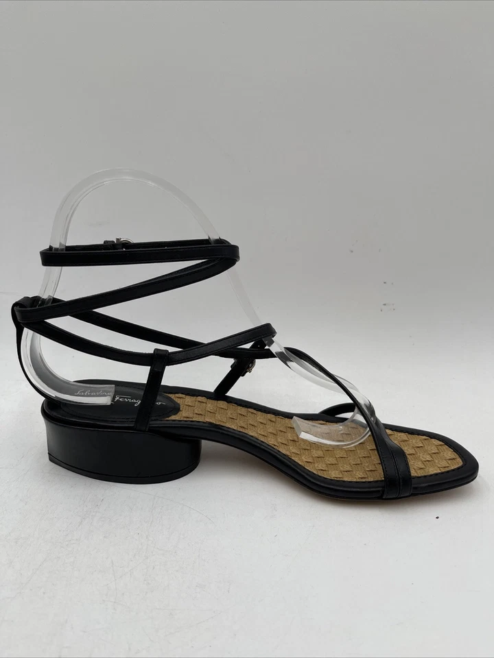 SANDALIAS DE TACÓN BLOQUE CON TIRAS EGADI Salvatore Ferragamo para mujer negras talla 7 Foto 2 de 4