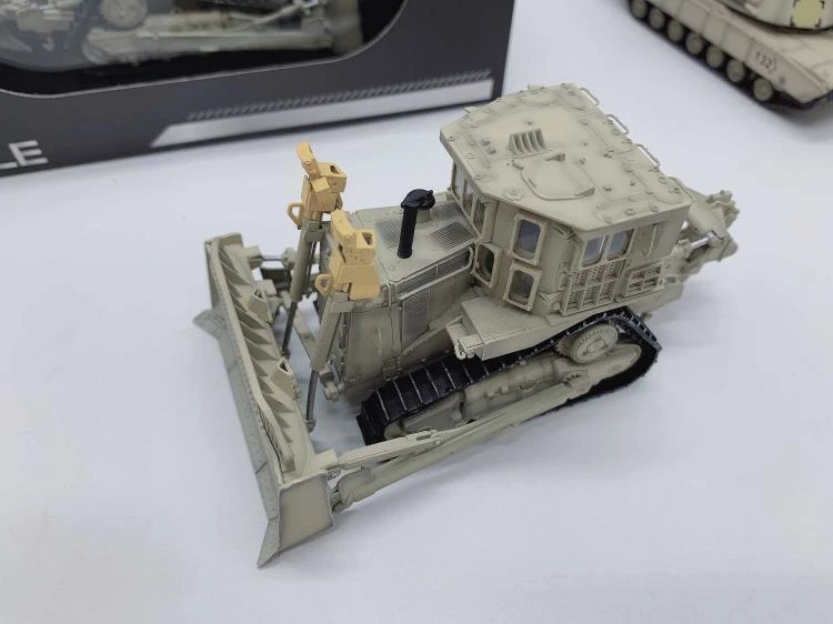 1/72 Scale 75021 US D9R Armored Bulldozer Teddy Bear Finished Model - Image 3 of 4