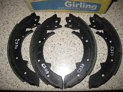 NEW REAR GIRLING BRAKE SHOES WITH AUTO ADJUSTERS - FITS: RENAULT 16 (1965-80)