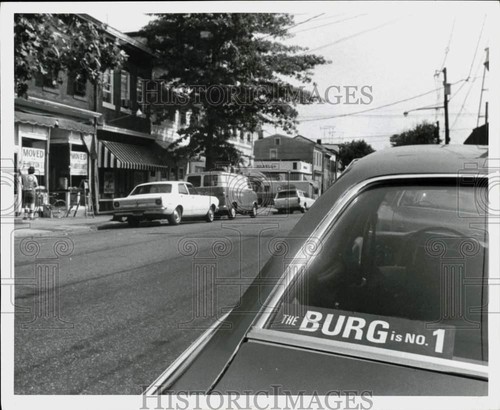 1975 Press Photo Cars parked on a street in Chambersburg - tta17338