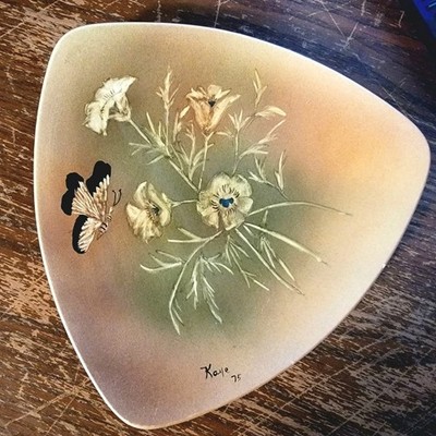 Vtg HOLLAND MOLD Hand Painted & Signed Ceramic Nature Themed Plate (1975)