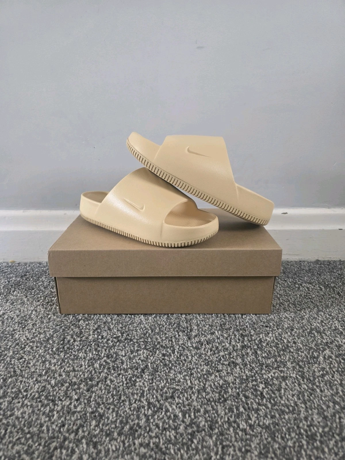Nike Calm Slide sandali slip on unisex ciabatte taglia UK 7 sesamo