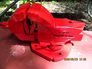 Vintage Wilton Red Shop King Vise Chicago USA #14