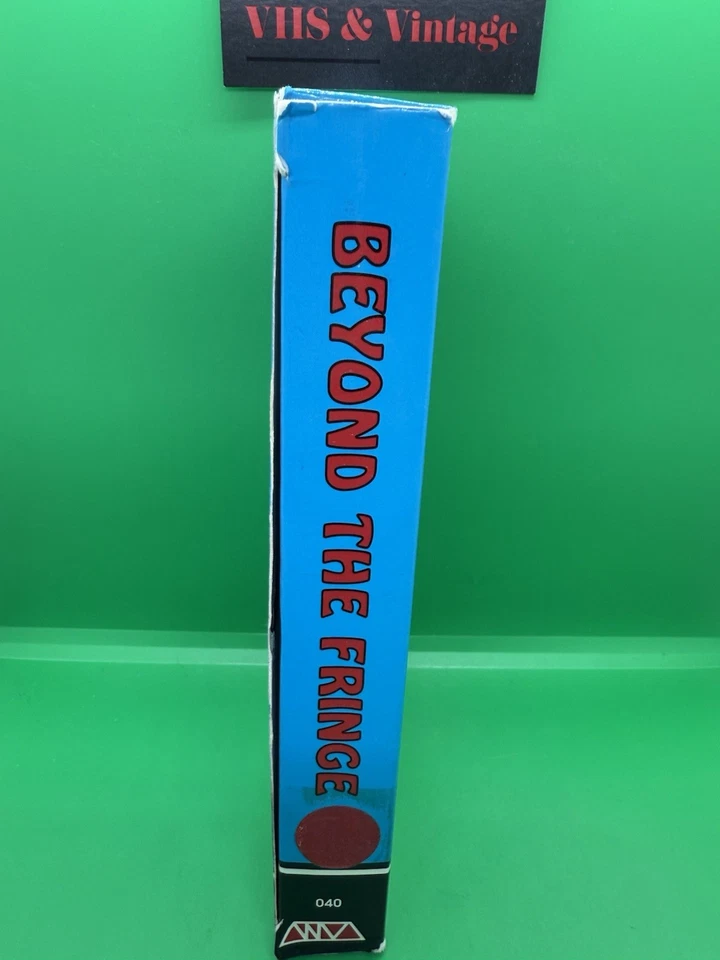 Beyond The Fringe - Wizard Video VHS OOP - Imagem 4 de 4