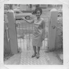 Vintage Pretty Woman Front Gate 1960s Photo Dress Gate Car Hair Wrap