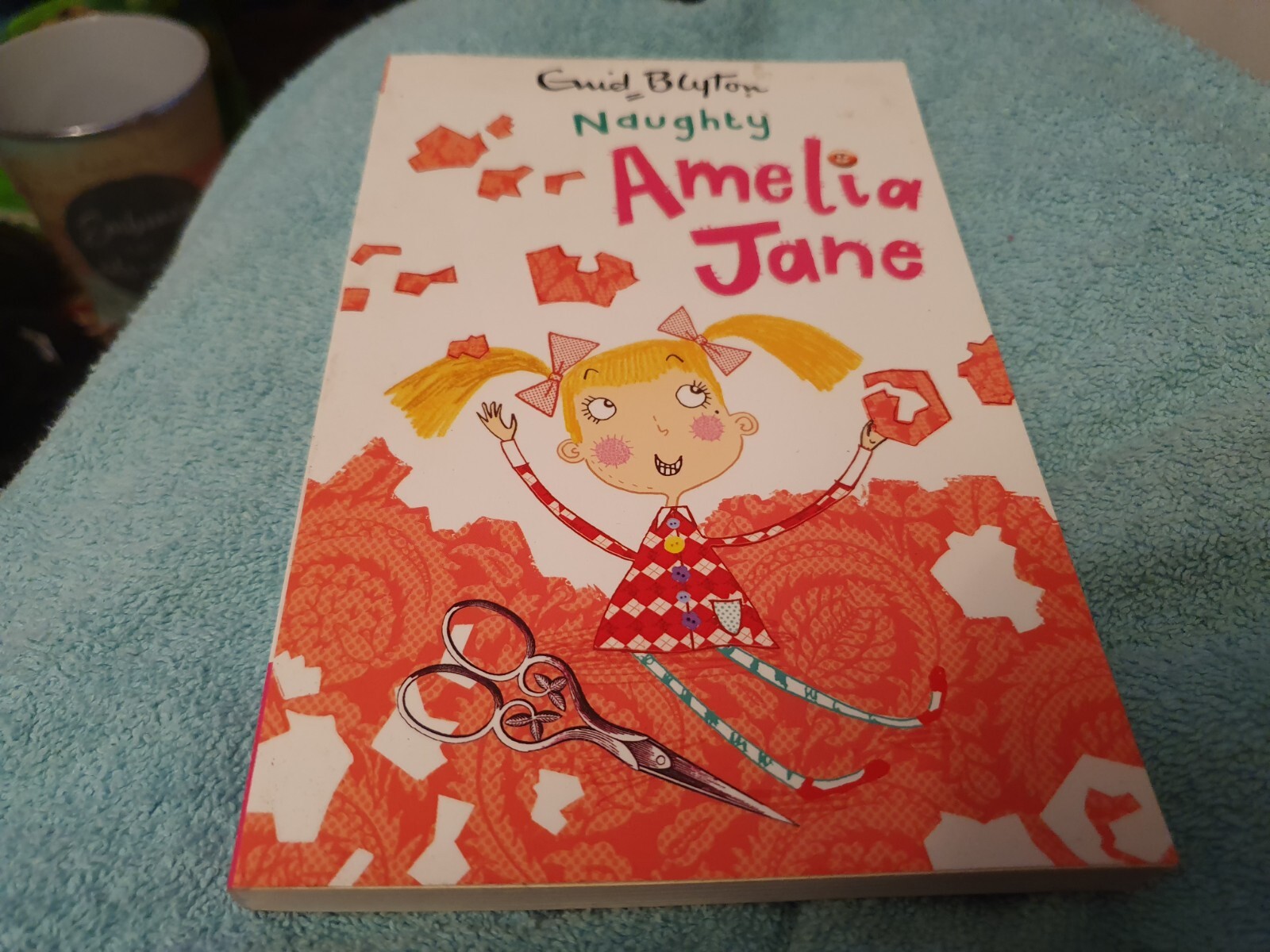 ENID BLYTON NAUGHTY AMELIA JANE Softback
