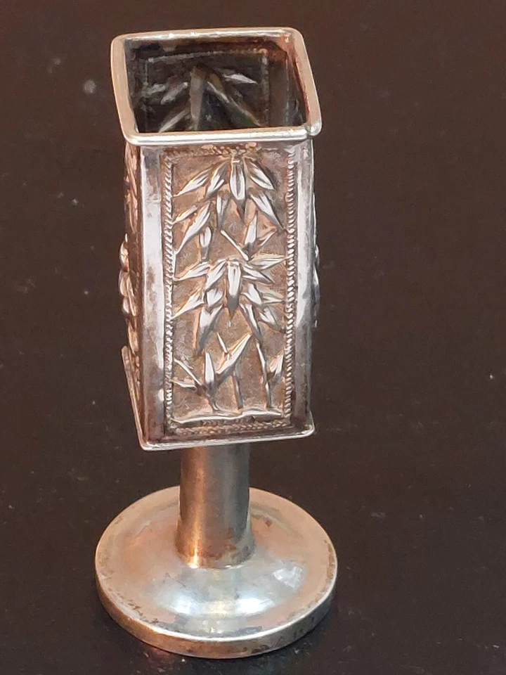 Jarrón de vástago de plata chino Foto 2 de 4