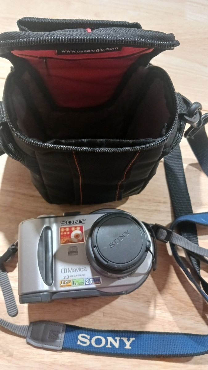 SONY CD Mavica MVC-CD300 中古　動作可能 Sony Mavica MVC-CD300 3.3 MP Digital Camera - Silver for
