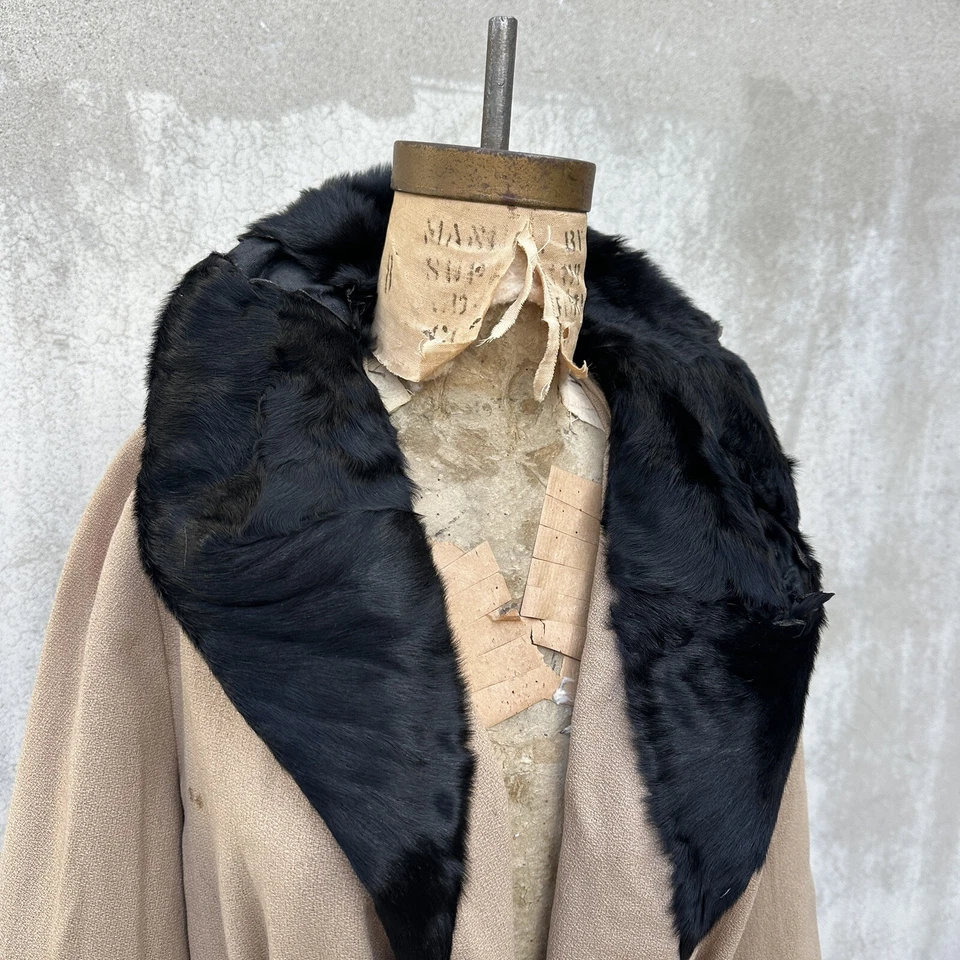 Vintage 1930s Brown Wool Coat Fur Collar Long Sleeve Belted Art Deco Jacket - Image 3 of 4