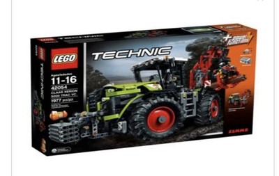 LEGO 42054 CLAAS XERION 5000 TRAC VC, MOTORIZED. NEW IN BOX, VINTAGE, RETIRED!!