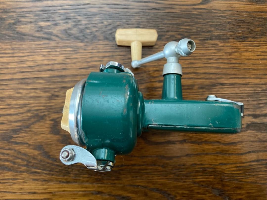 Penn 716Z Spinning Reel Green Rare Color Used | eBay