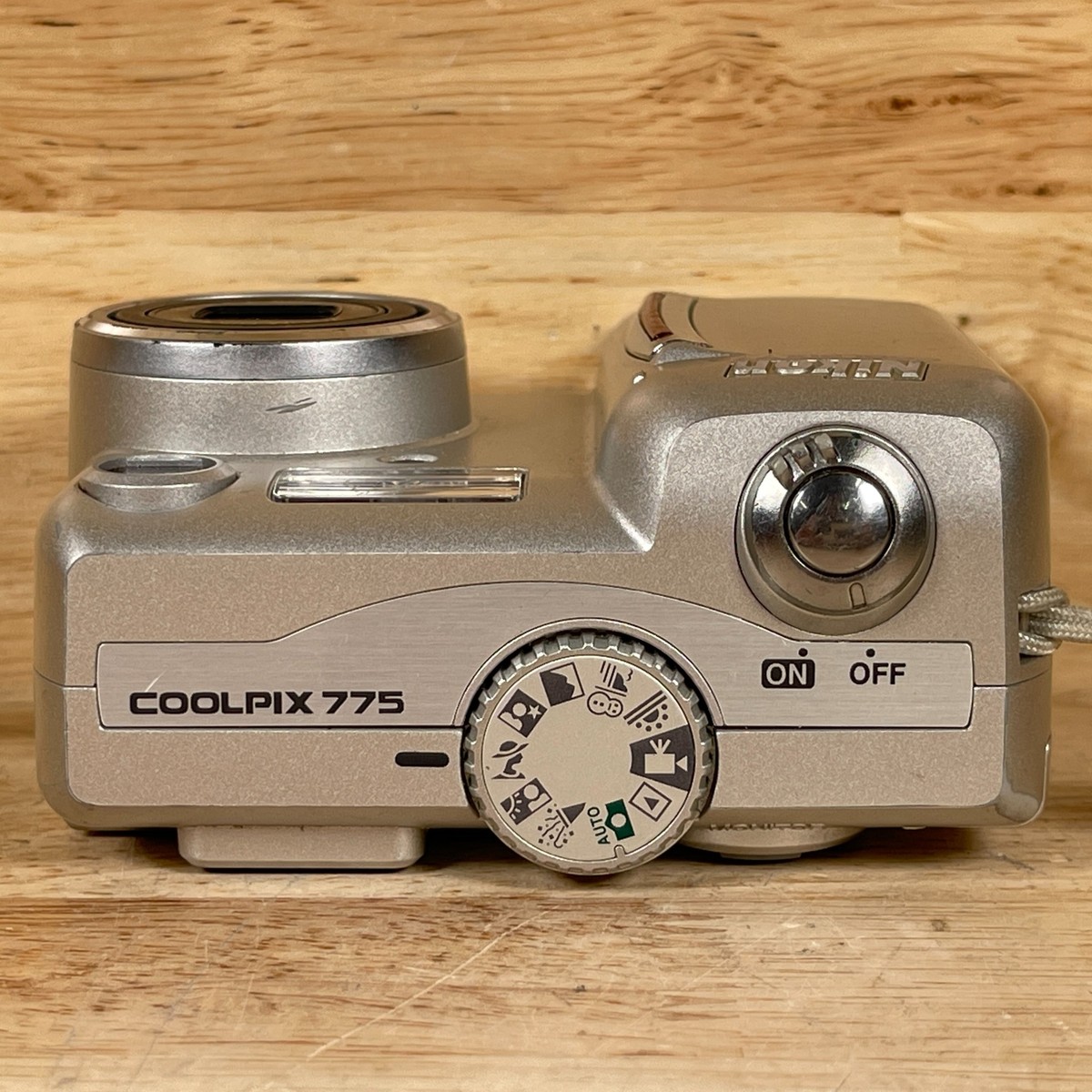 Nikon Coolpix 775 Digital Camera 2.1MP 1.7