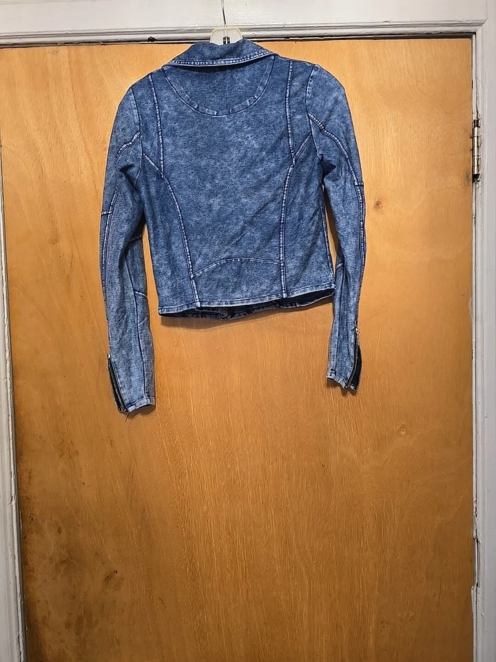 Jaqueta jeans feminina tamanho Xs SOFT da Material Girl - Imagem 3 de 3