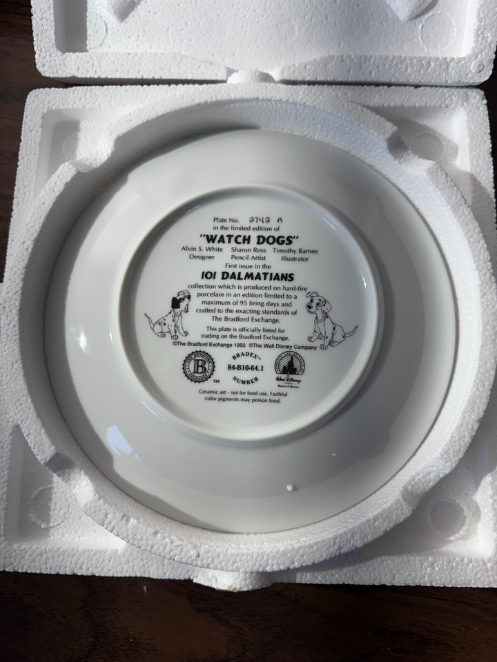 Disney Collectible Plate 101 Dalmatians Watch Dogs Certificate of