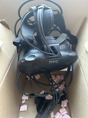 HTC Vive Virtual Reality Headset System - Black - Used, Great Condition