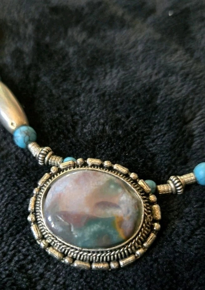 Conjunto de colgante de piedra en plata de ley reciclado Bolo en collar artesanal con cuentas Foto 4 de 4