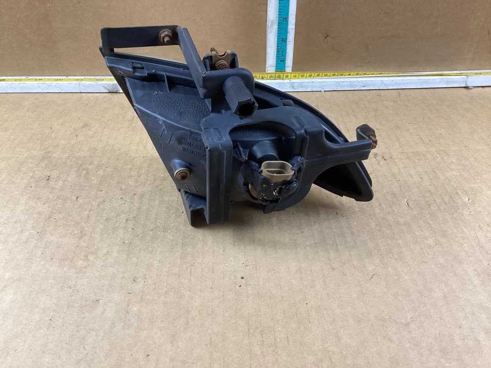 Faro antiniebla delantero izquierdo del lado del conductor Hyundai Sonata 2006-2008 Foto 4 de 4