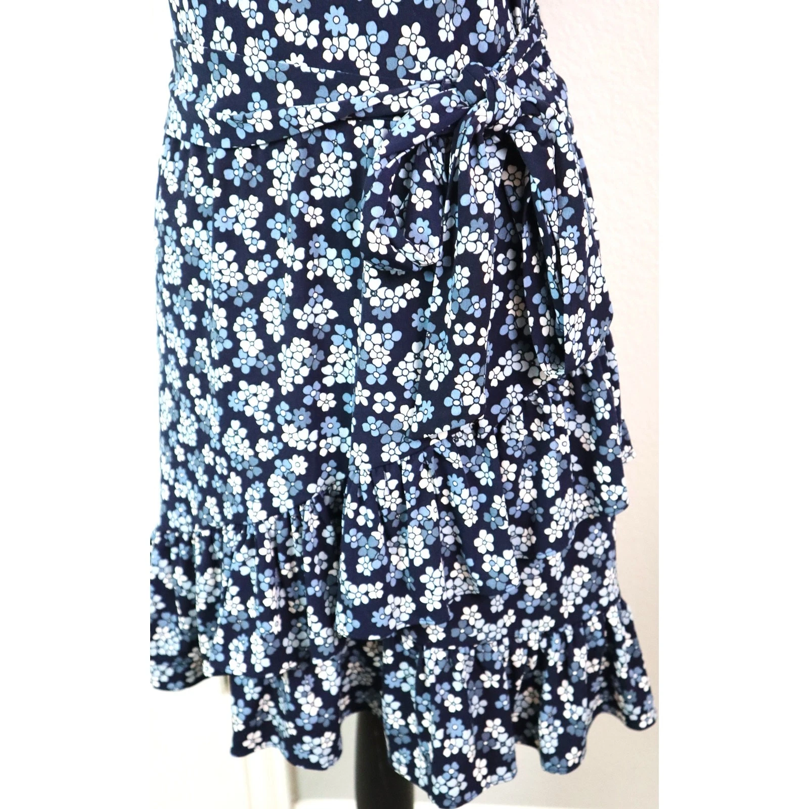 Abito Michael Kors blu bianco floreale avvolgente volant maniche svasate estate XS floreale