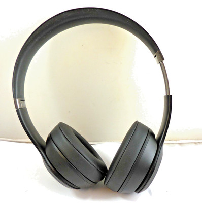 Beats - Solo 4 Wireless On-Ear Headphones - Black (With Issue)