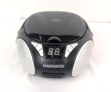 Magnavox Compact Disc Digital Audio AM FM Radio CD Player AC /Battery Mdl MD6924