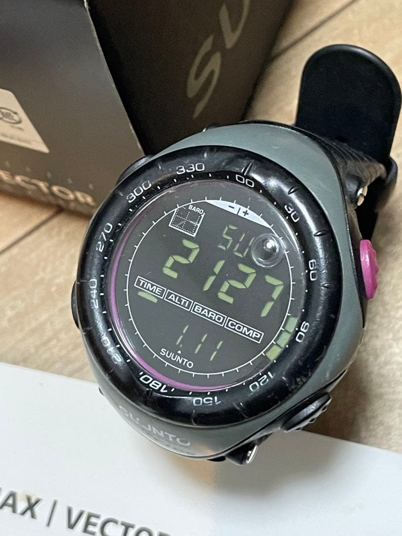 時計 SUUNTO VECTOR suunto-vector-red-3517.png?