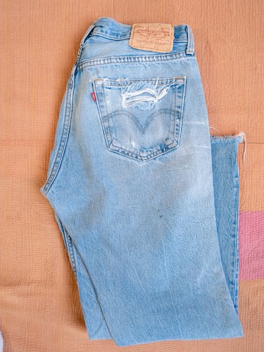 Vintage 90s Levis 501s 100% cotton W32" inseam 29" Waist to hem 38" Light fade - Picture 11 of 18