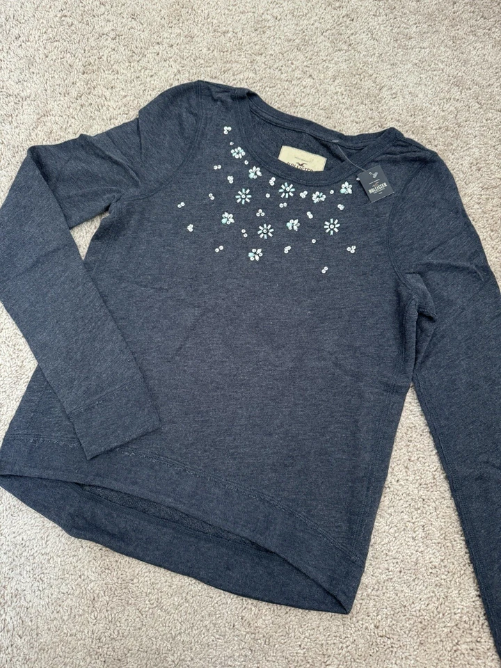 NUEVO CON ETIQUETAS Hollister Lentejuelas Escote con Cuentas Para Mujer Pullover Sudadera Azul Marino Talla S Foto 4 de 4