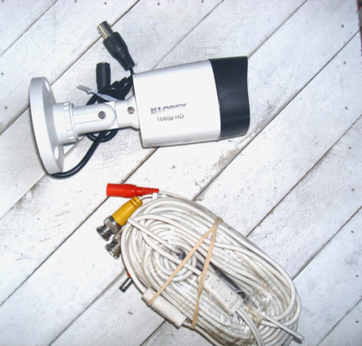 Lorex LBV2521T-C Security Camera with NIght Vision & 60' BNC Cable