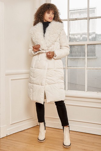 VERO MODA Beige Faux Fur Shawl Quilted 