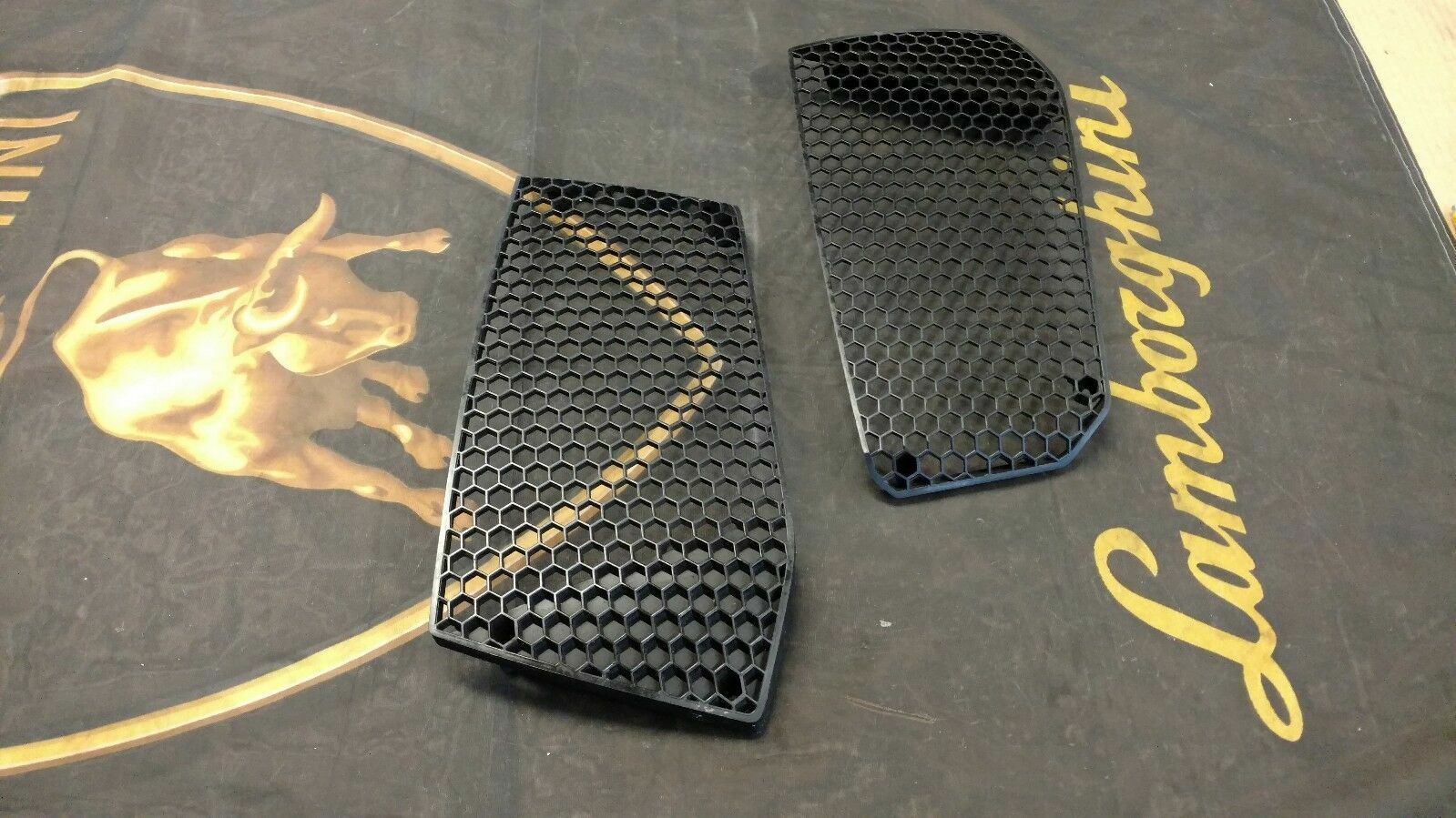 LAMBORGHINI GALLARDO COUPE SPYDER FRONT RIGHT PASSENGER SIDE GRILL OEM 400807682
