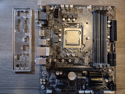 Gigabyte B250M-DS3H Motherboard w/IO Plate and CPU (i5-6400 2.70 Ghz)