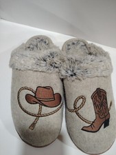Lincoln Outfitters Women's Size 7-8 Wool Scuff Slippers With Cowboy Design.