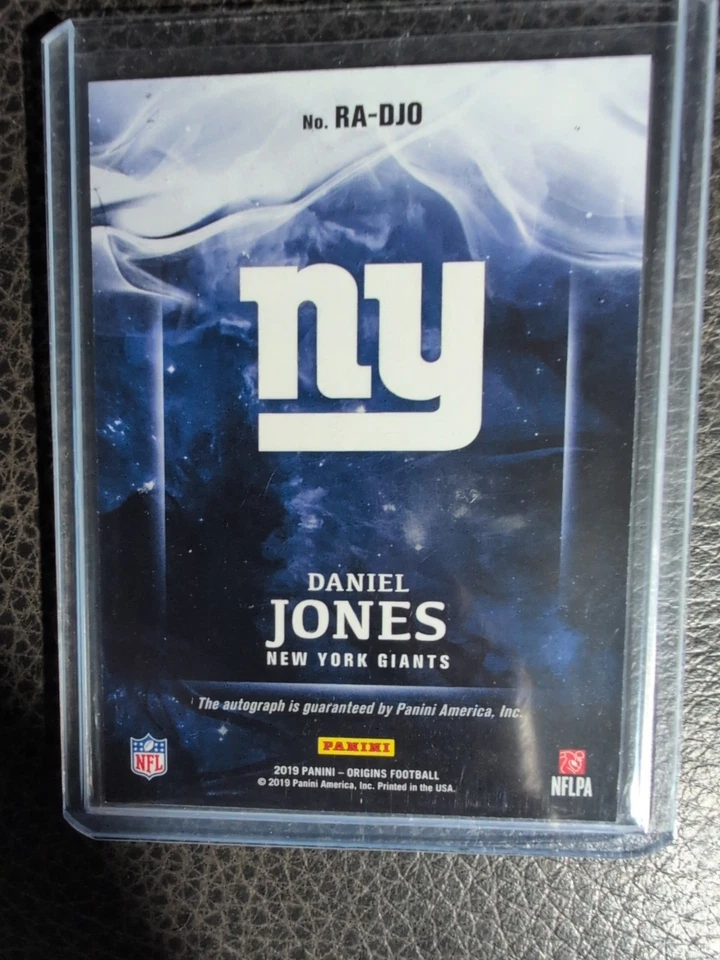 2019 Panini Origins — автографы дебютантов Дэниела Джонса NoRA-DJO (AU, RC) - Изображение 2 из 2