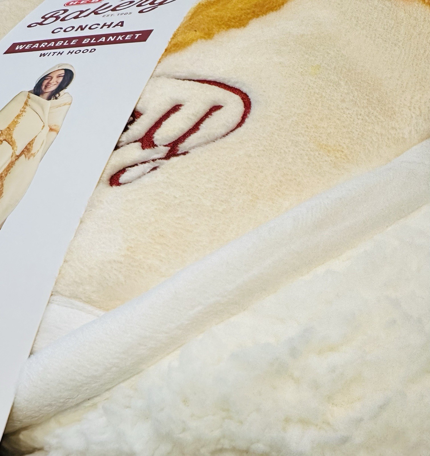 H-E-B BAKERY CONCHA WEARABLE BLANKET w HOOD Brand Shop 60" x 90" Tortilla Grocer