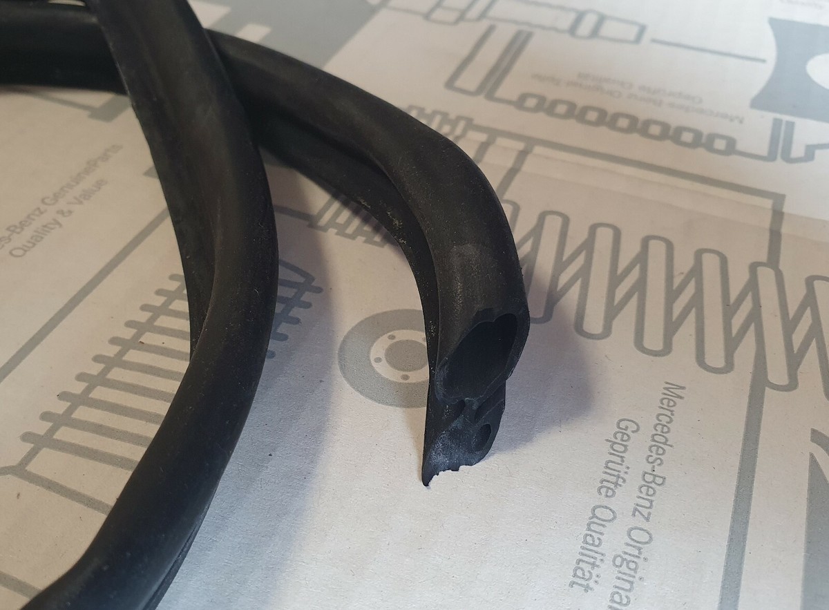250/ orig. Mercedes-Benz Dichtung Schiebedach Sonnendach hinten 