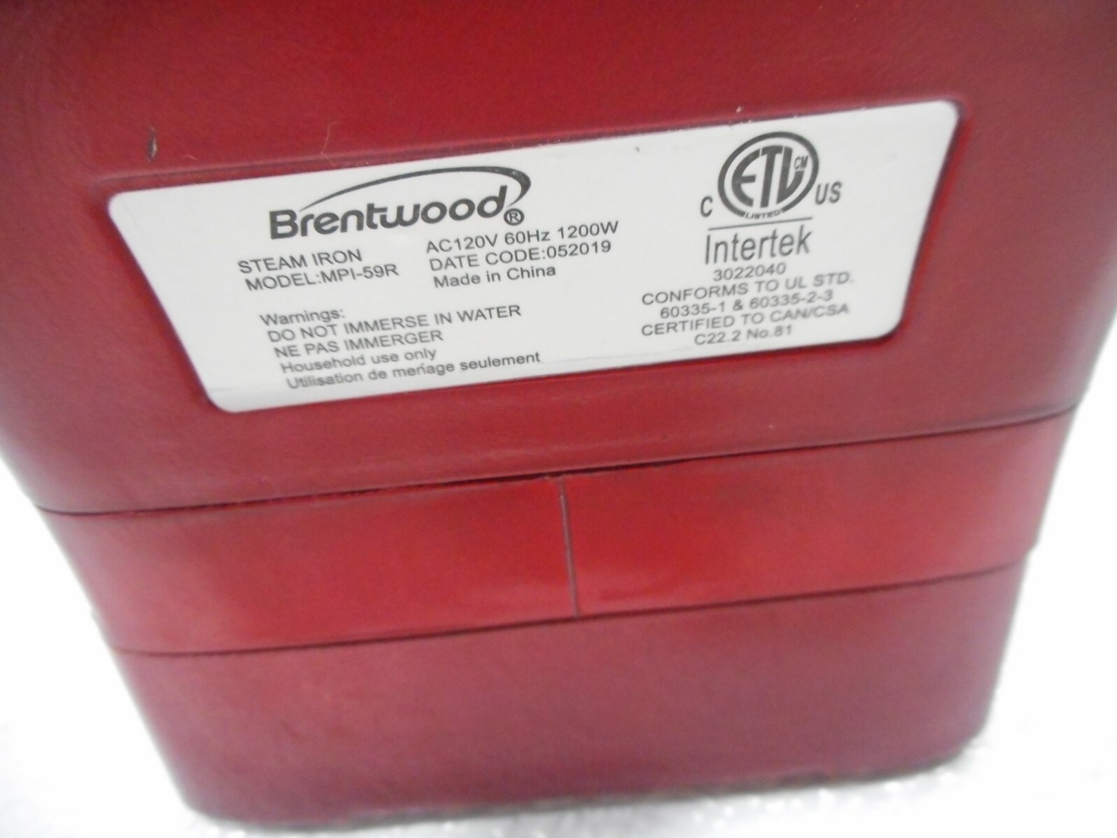Brentwood MPI-59R Non-Stick Steam Iron with Retractable Cord, Red - USED