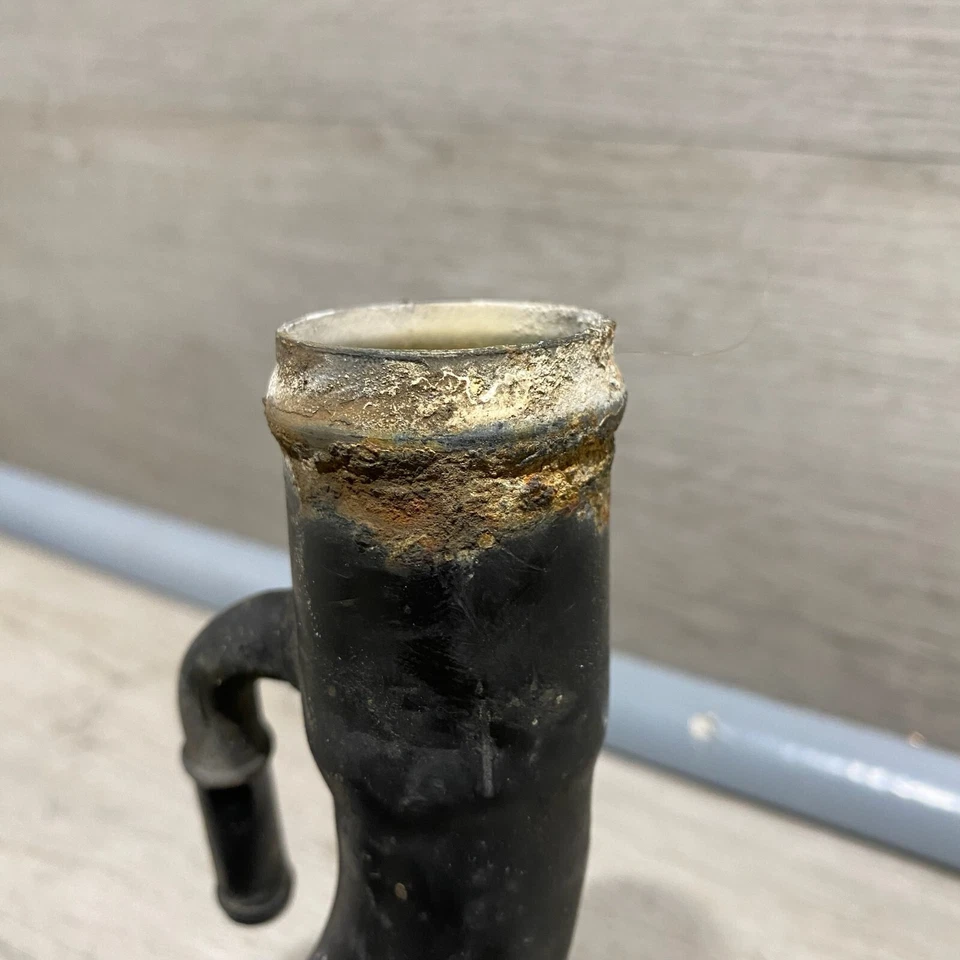 Tubo de suministro de refrigerante AUDI A4 QUATTRO (2002-2006) - Colector de admisión GENUINO  Foto 2 de 4