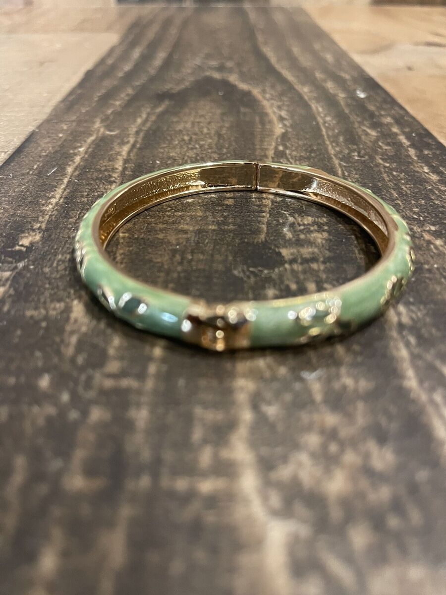 Green Enamel Hinged Bangle Floral Bracelet Signed Jiu Long Green Enamel Hinged Bangle Floral Bracelet Signed Jiu Long