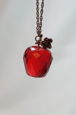 Betsy Johnson 3-D Candy Apple Red Faceted Glass With Silvertone Chain Necklace