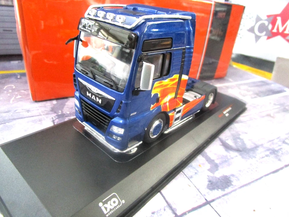 MAN TGX XXL blau Dekor 2020 LKW Truck Camion Zugmaschine TR235 IXO 1:43 - Bild 1 von 4
