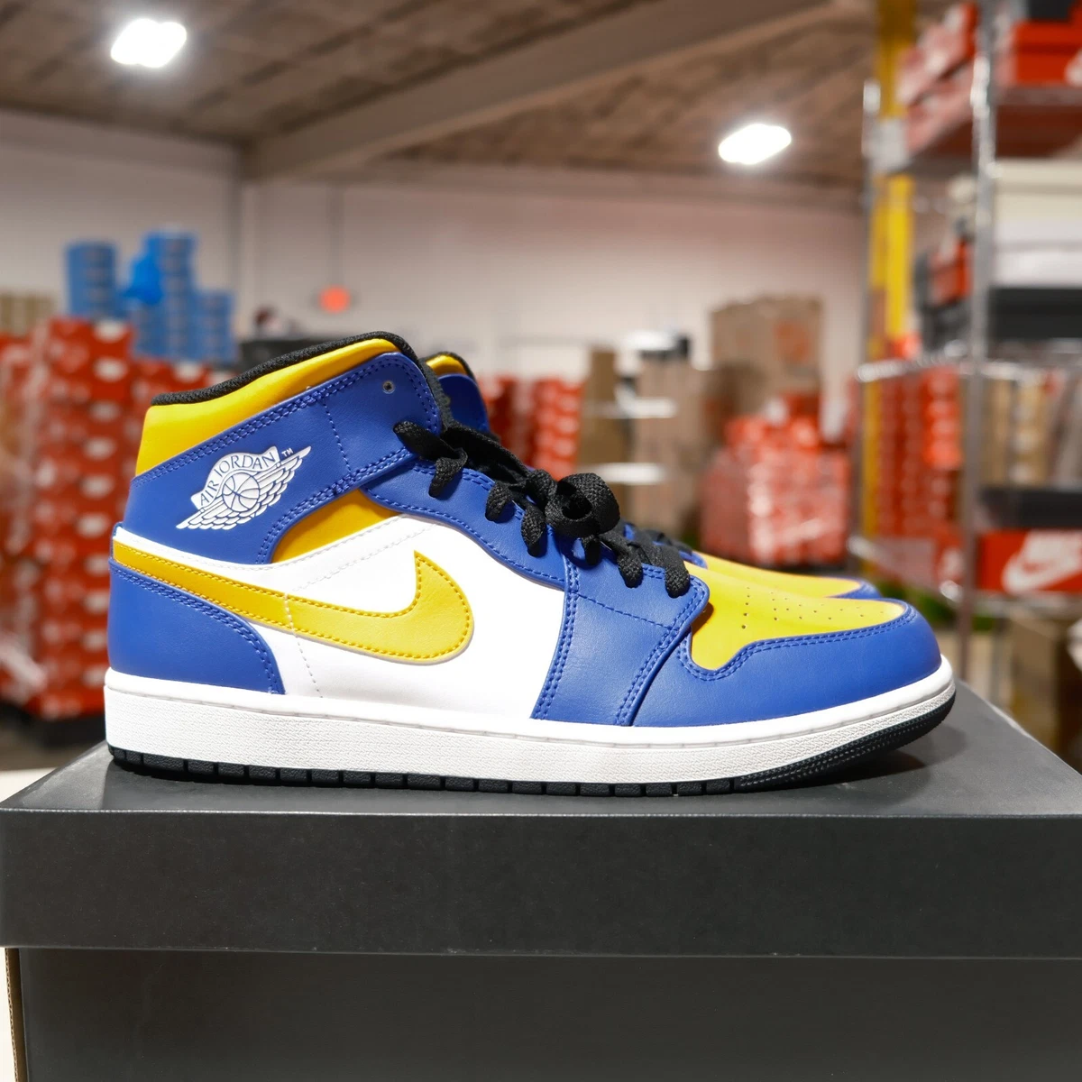 Nike jordan lakers sale