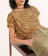 FREE PEOPLE WE THE WOMEN'S BROWN SHORT SLEEVE ANIMAL PRINT CLARITY TEE TOP Sz M