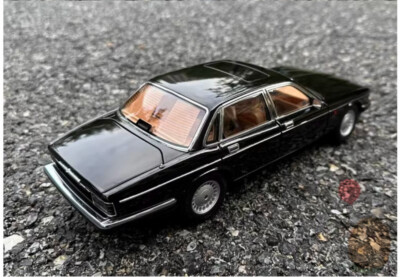 Almost Real 1/18 Jaguar Daimler XJ40 Alloy Diecast Car Model White / Black Gifts