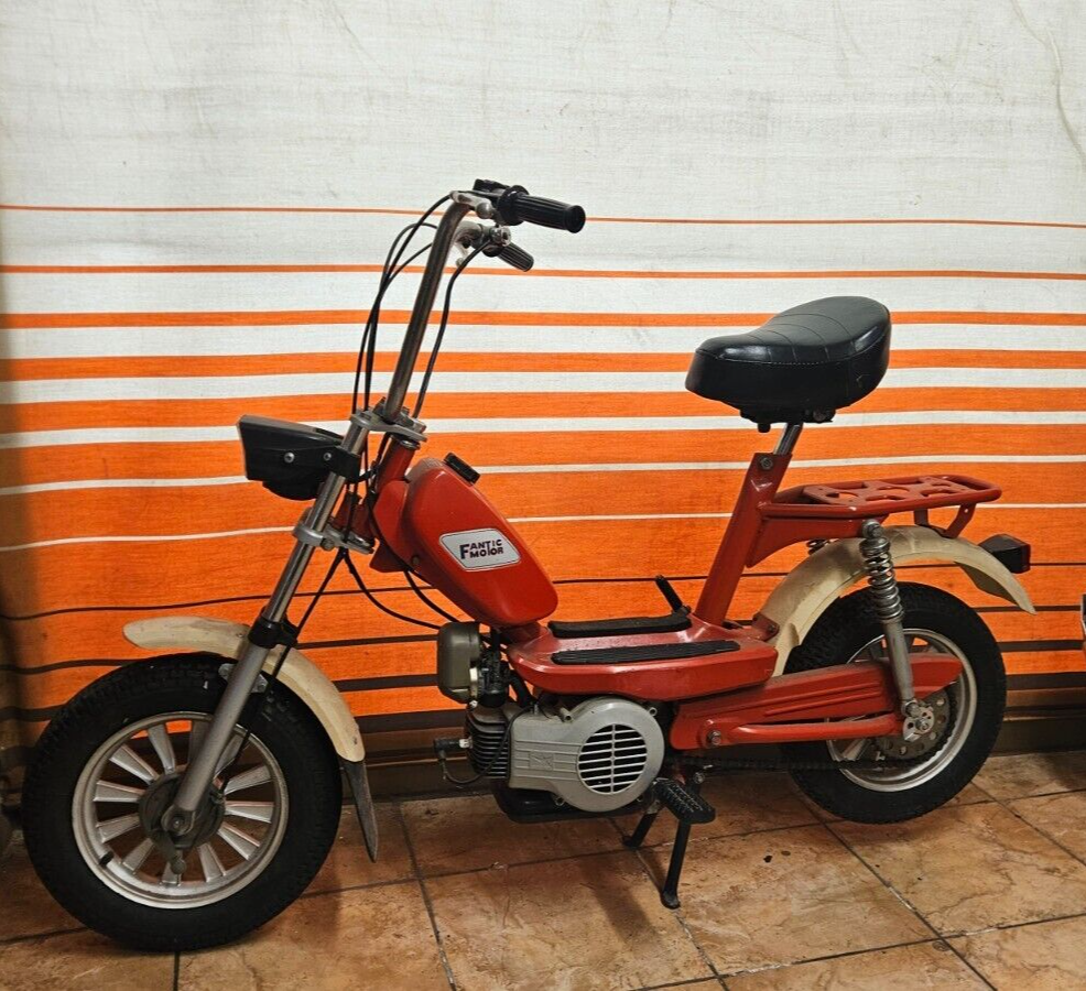 Prathima Hospitals Vespa 50 Special Arancione Prathima Hospitals