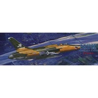 "Trumpeter TRU02202 Republic F-105G Thunderchief \"Wild Weasel\""