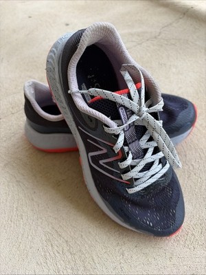 New Balance Womens  Dynasoft Nitrel V5 Trail Running Shoes Navy Blue.size 8-8.5