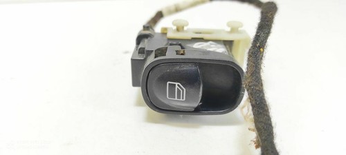 Mercedes-Benz C W203 2001 Schalter el. Fensterheber A2038200210 UST43339