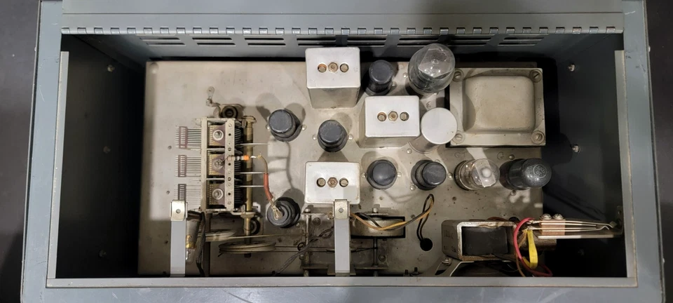 Hallicrafters S-20R Sky Champion Communications Receiver - Image 2 of 4