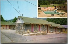1950s Gatlinburg, Tennessee Postcard "TOWN AND COUNTRY MOTEL" / Pool Scene